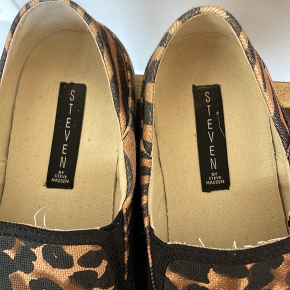 Steve Madden Riga Leopard Print Slip On Sneakers - Picture 4 of 10